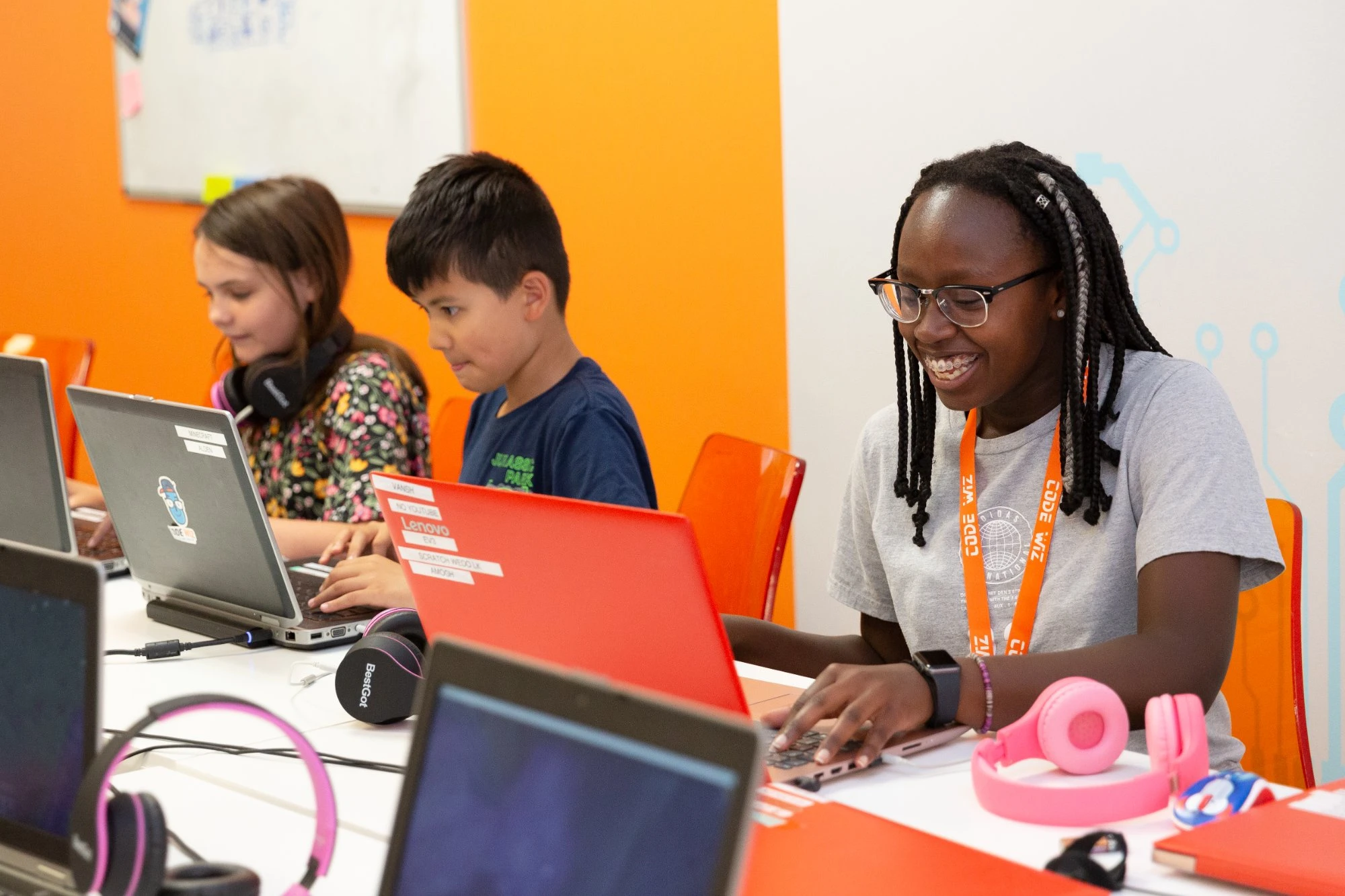 Kids coding together